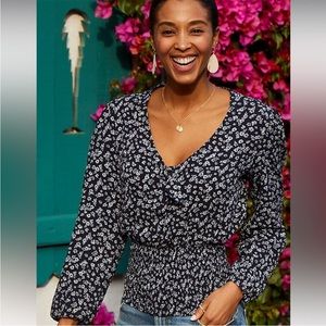 Maurice's BNWT Ditsy Floral Smocked
Bottom Top